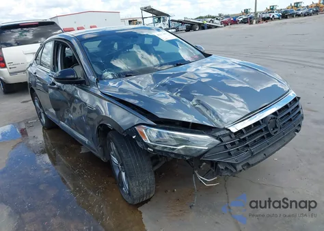 2019 Volkswagen Jetta 1.4T R-Line/1.4T S/1.4T Se z USA, uszkodzony, nr VIN 3VWC57BU2KM249453
